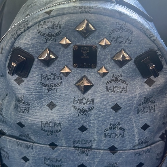 MCM Medium backpack two in one. Crossbody bag attached - Picture 2 of 7